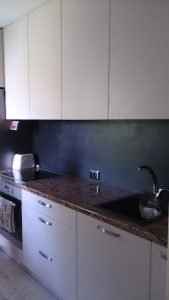 maza virtuve, maza balta virtuve