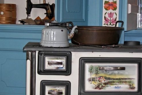 kaimo stiliaus baldai